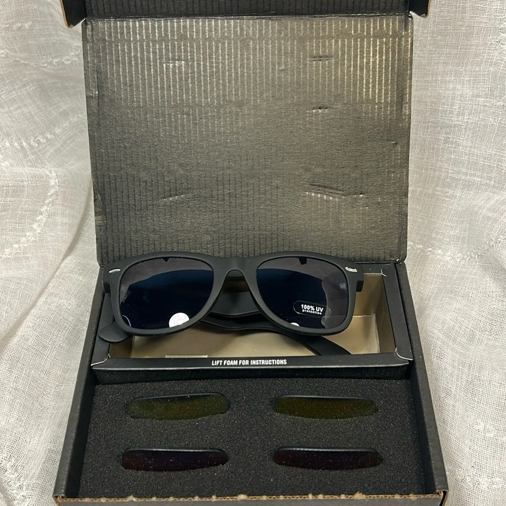 NWT Wayfarer style sunglasses with two interchangeable mirror lenses
